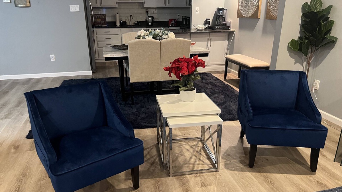 Foxcroft Square Condo | The Blue Gem Close To Philly