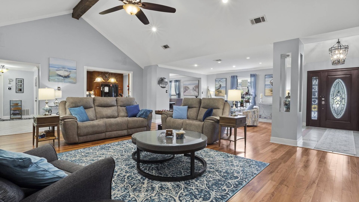 Gulf Hills House | The Blue Heron - close to beach & downtown Ocean Springs! Hot tub, kayaks, dock