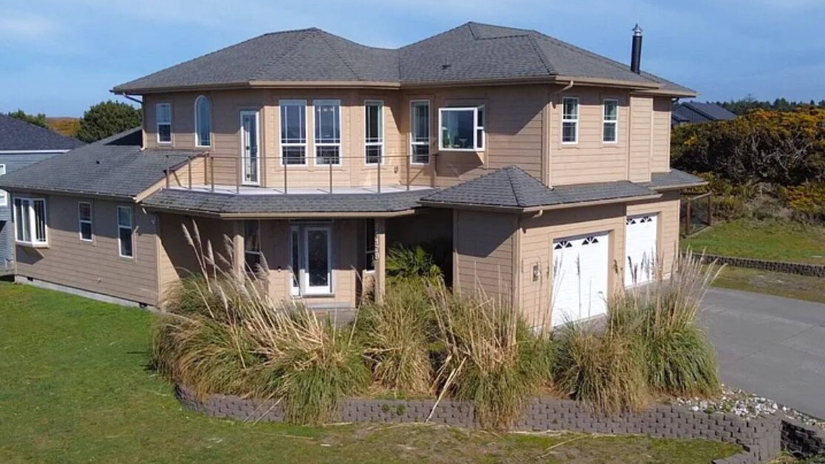 Bandon House | The Blue Heron nBeach Days & Ocean Rays – The Perfect Bandon Getaway