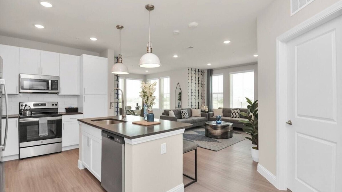 Clear Lake Shores Apartment | The Blue Horizon near Kemah Boardwalk and NASA