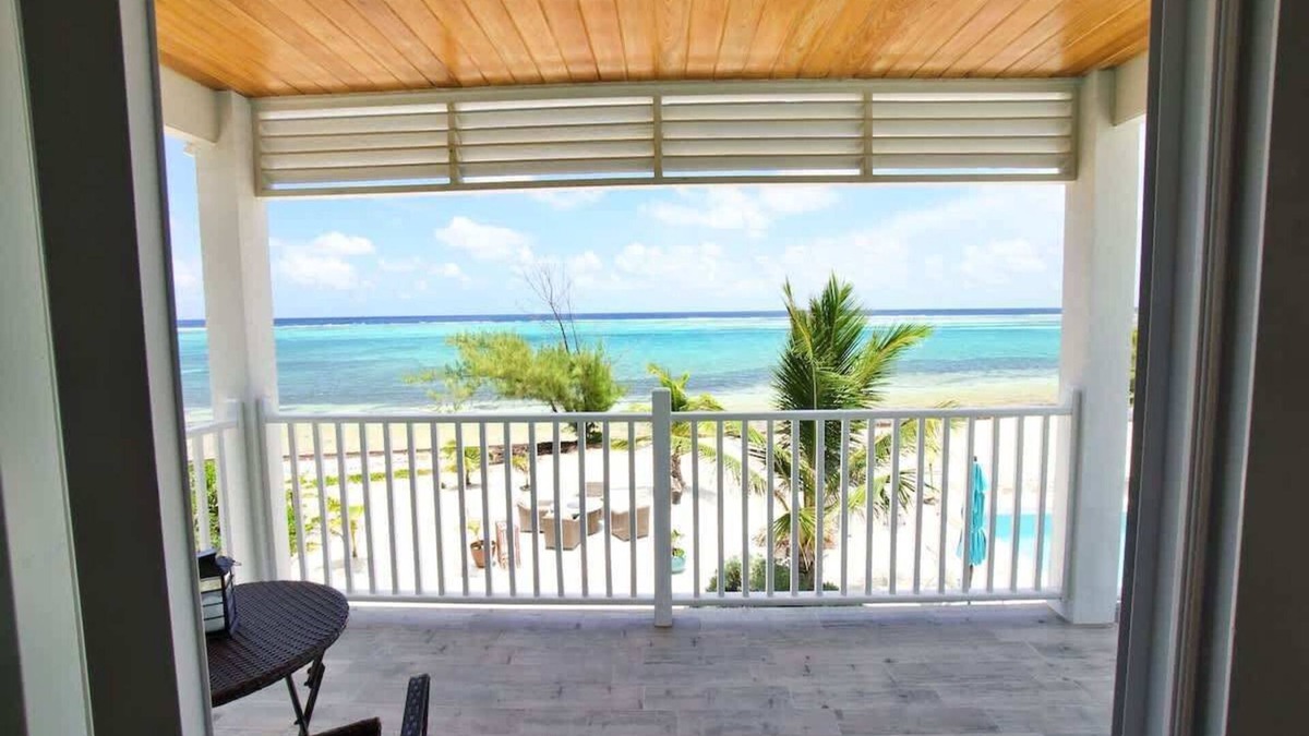 Colliers Bay Condo | The Blue Iguana Oceanfront Studio Cottage in East End
