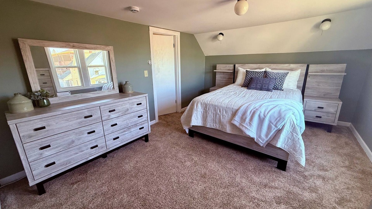Virginia House | The Blue Jay - Cozy 1-bedroom house in Virginia with WiFi, sleeps 4