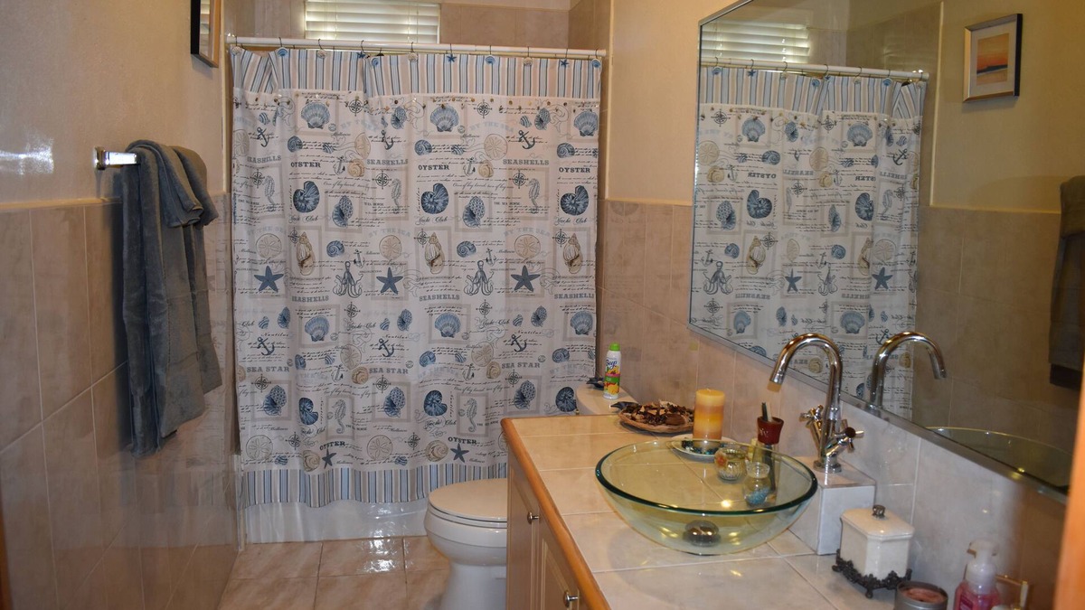 Gambier Apartment | The Blue Oasis 242 - A beautiful, private, clean escape!