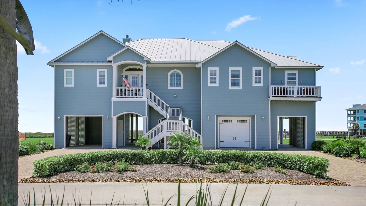Red Fish Cove House | The Blue Pete - Book 7 nights and get the last night free