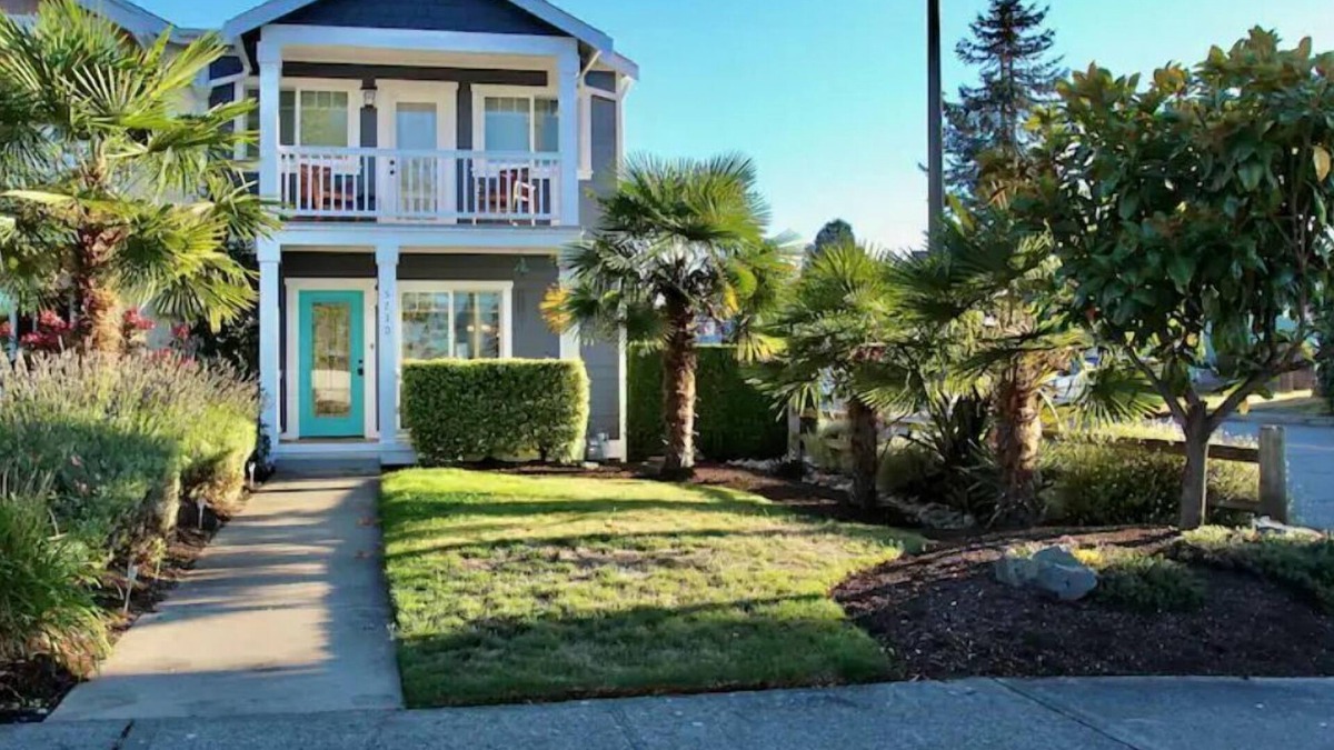 West End House | The Blue Ruby - nestled in Point Defiance