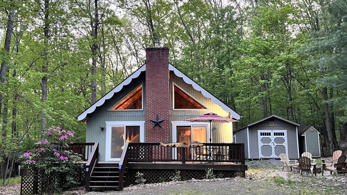 Sky Valley Cabin | The Blue Sky Bungalow: A-frame/Lake Access/Firepit