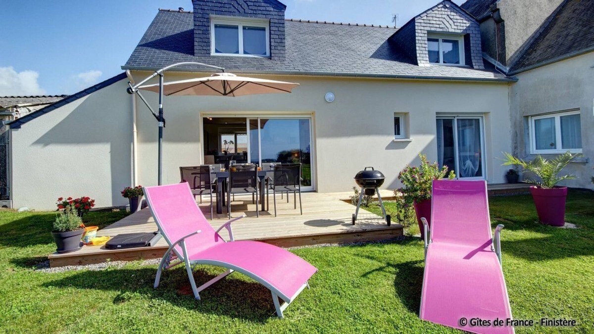 Saint-Mathieu House | The Blue Strike - LE-CONQUET