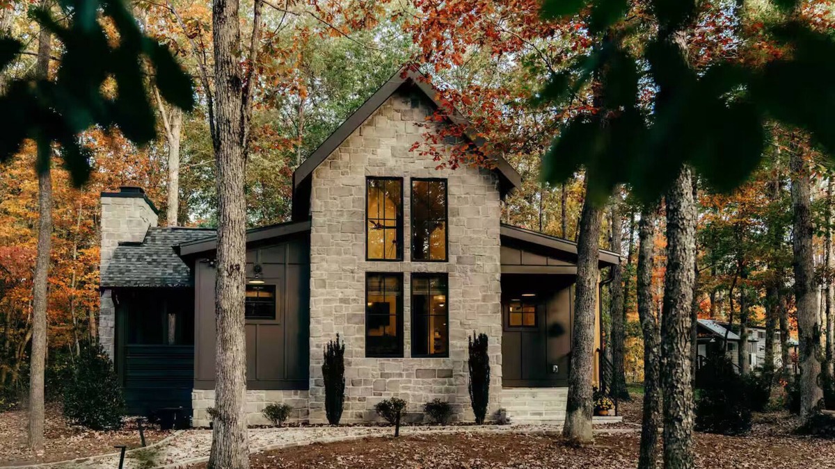 Monteagle House | The Bluebird Cabin