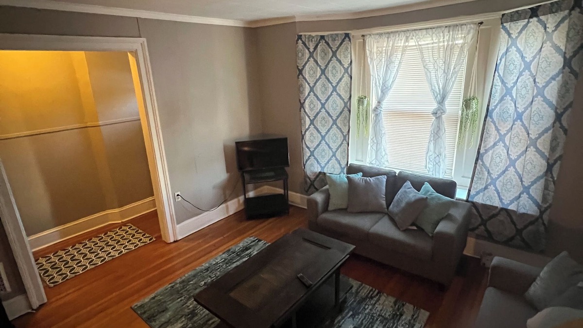 Albany Apartment | The Bluebirds Nest