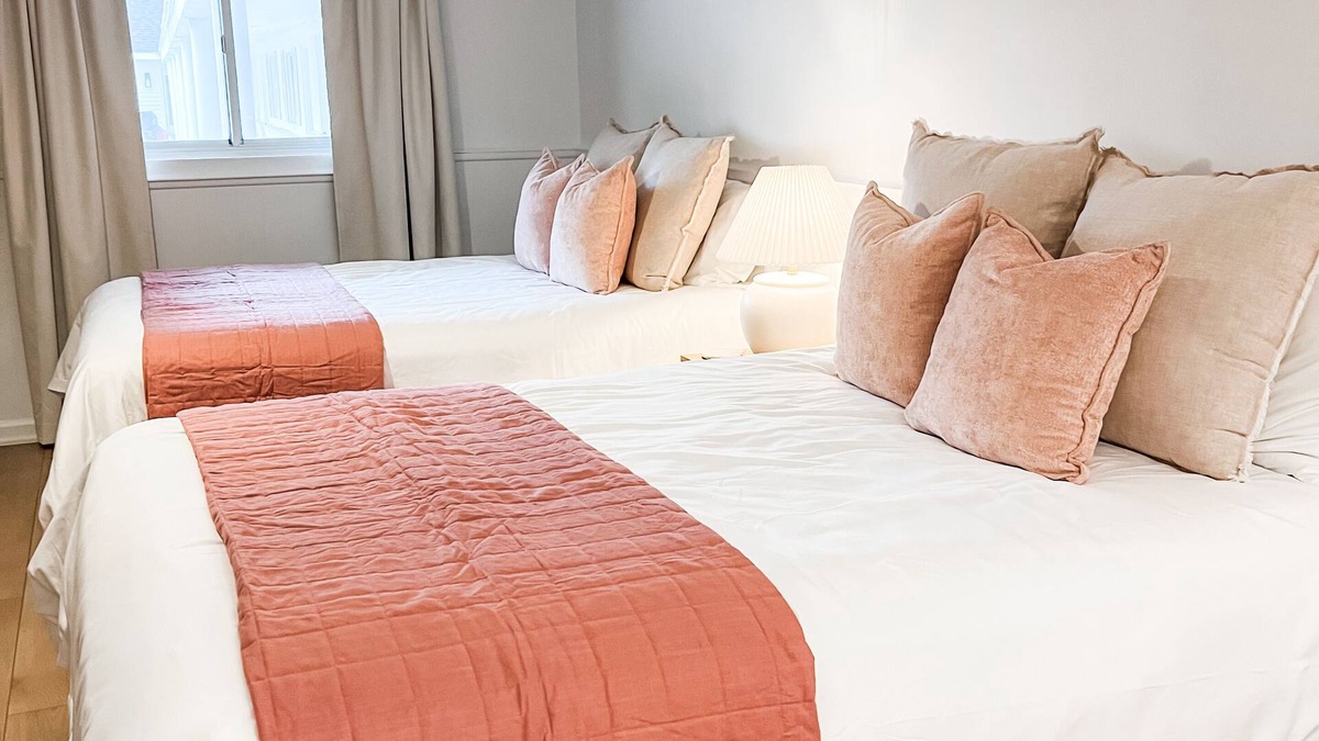 Whitehall Apartment | The Blush Room - #20