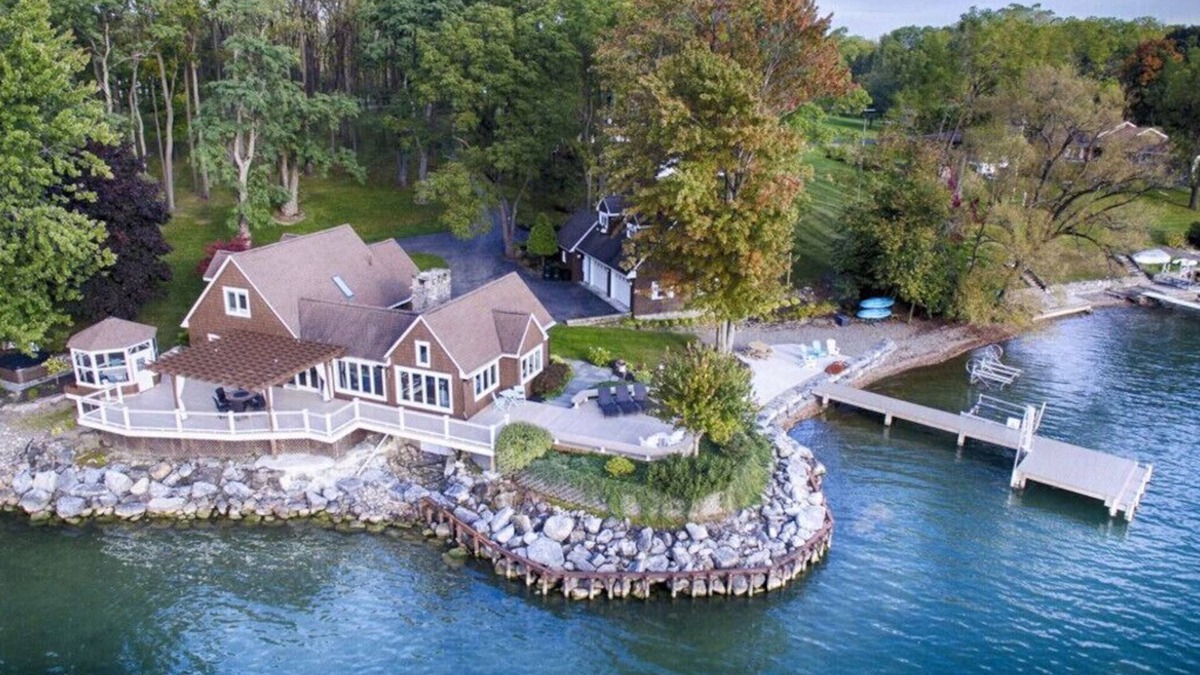Poplar Ridge House | The Boat House - Cayuga Lake Oasis! Beautiful sunsets from the Hot Tub!