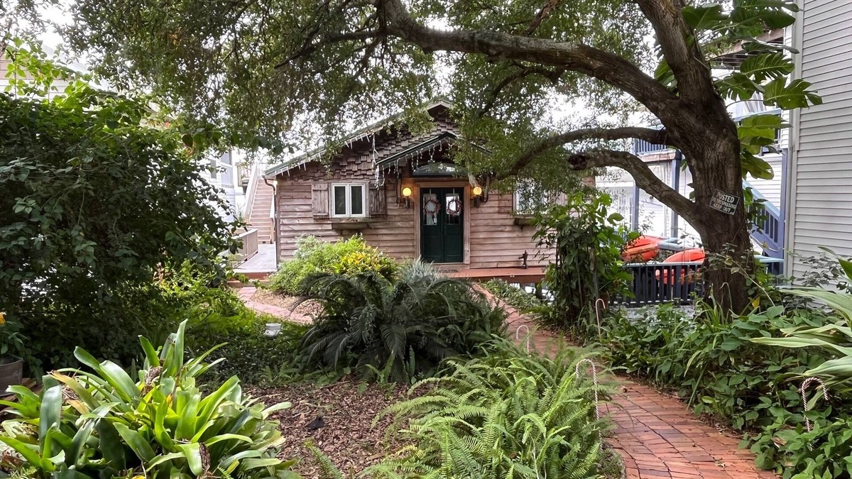 Mount Dora Cabin | The Boat House on Lake Dora - Waterfront & Downtown