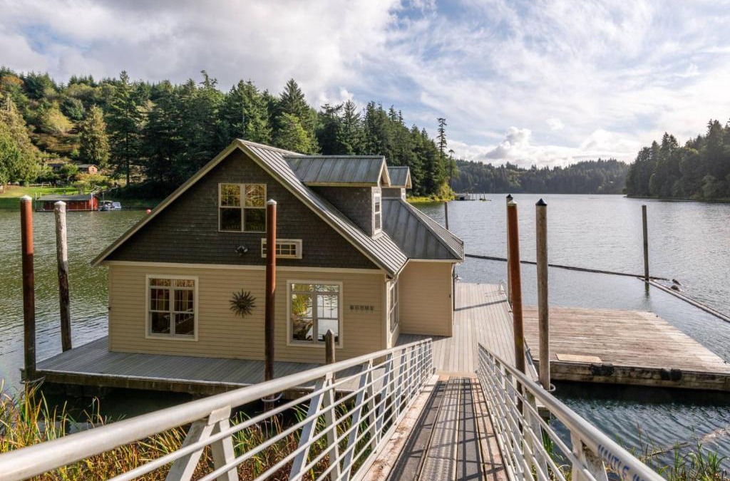 Lakeside House | The boat house