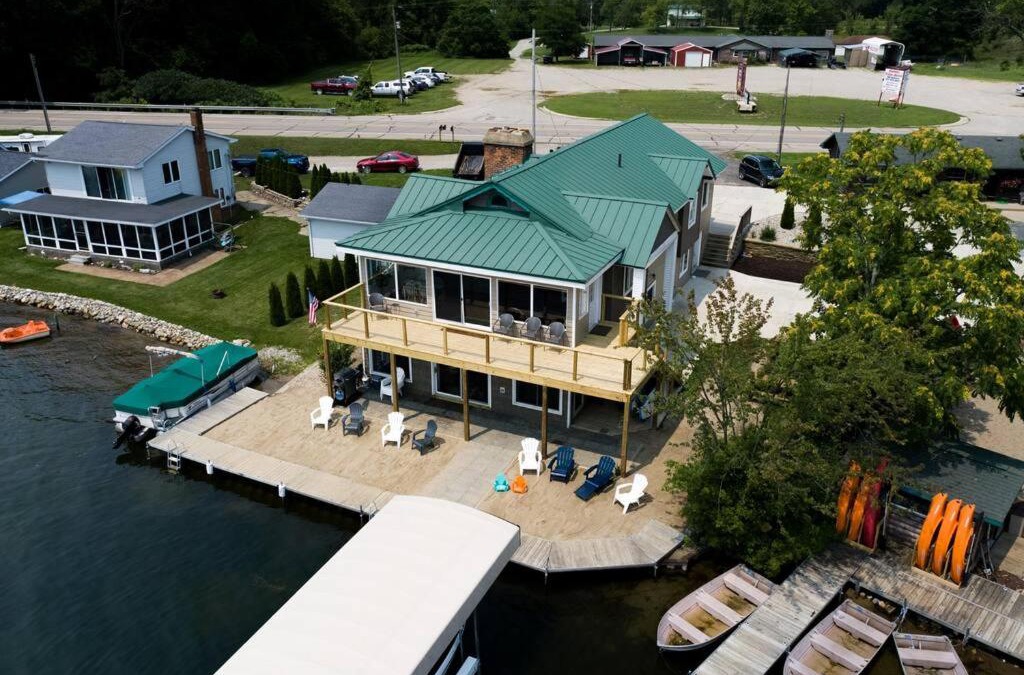 Sand Creek House | The Boathouse at Evans Lake