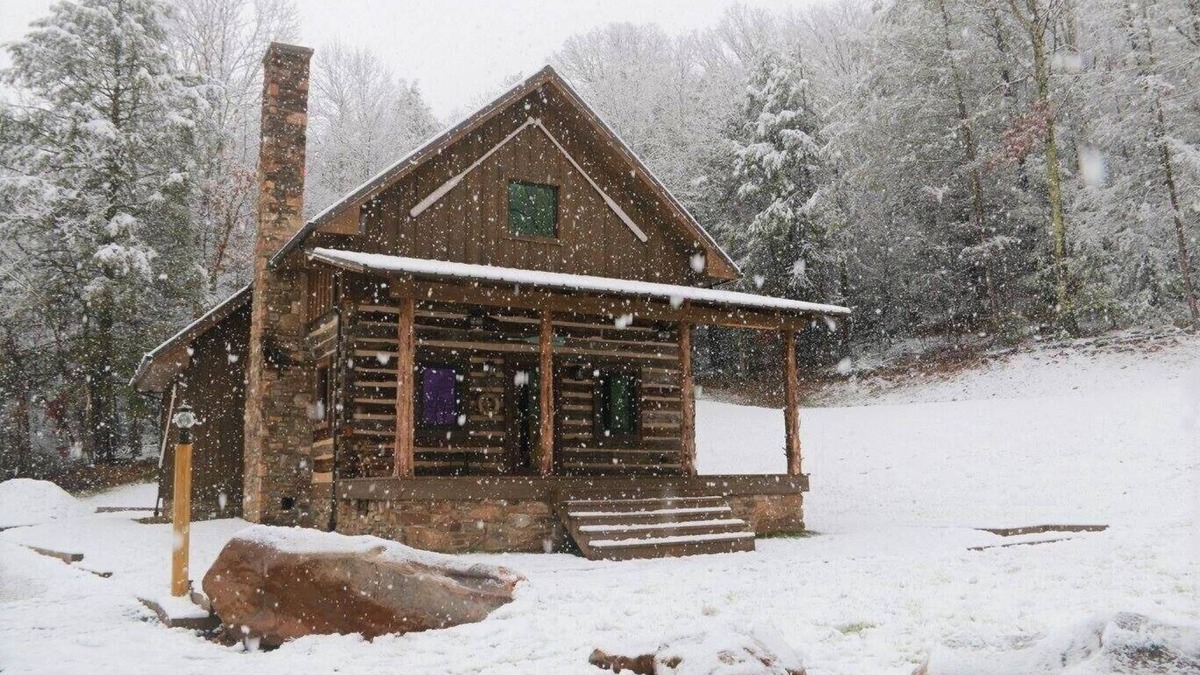 Goldbond Cabin | The Boathouse at Four Fillies Lodge