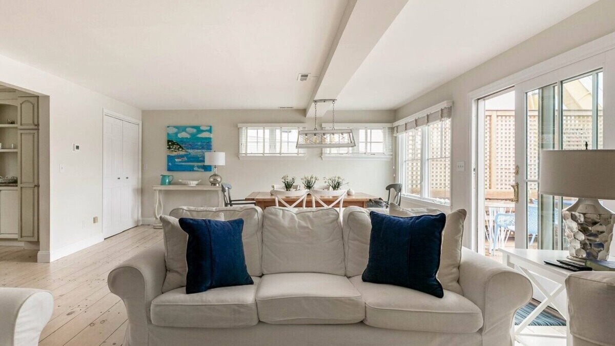 Rowayton House | The Boathouse on Five Mile River