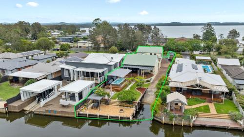 Chittaway Point House | The Boathouse -Pool and Private Slip
