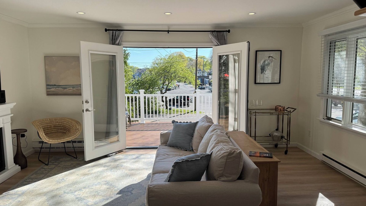 Ipswich Cottage | The Boathouse: Riverfront cottage located across from vibrant Ipswich Town Wharf