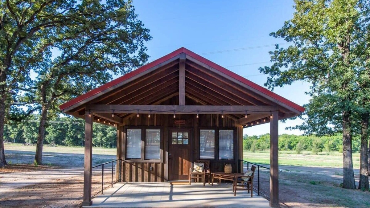 Elm Mott Ski Chalet | The Bobwhite Cabin 15MIN to Magnolia & Baylor