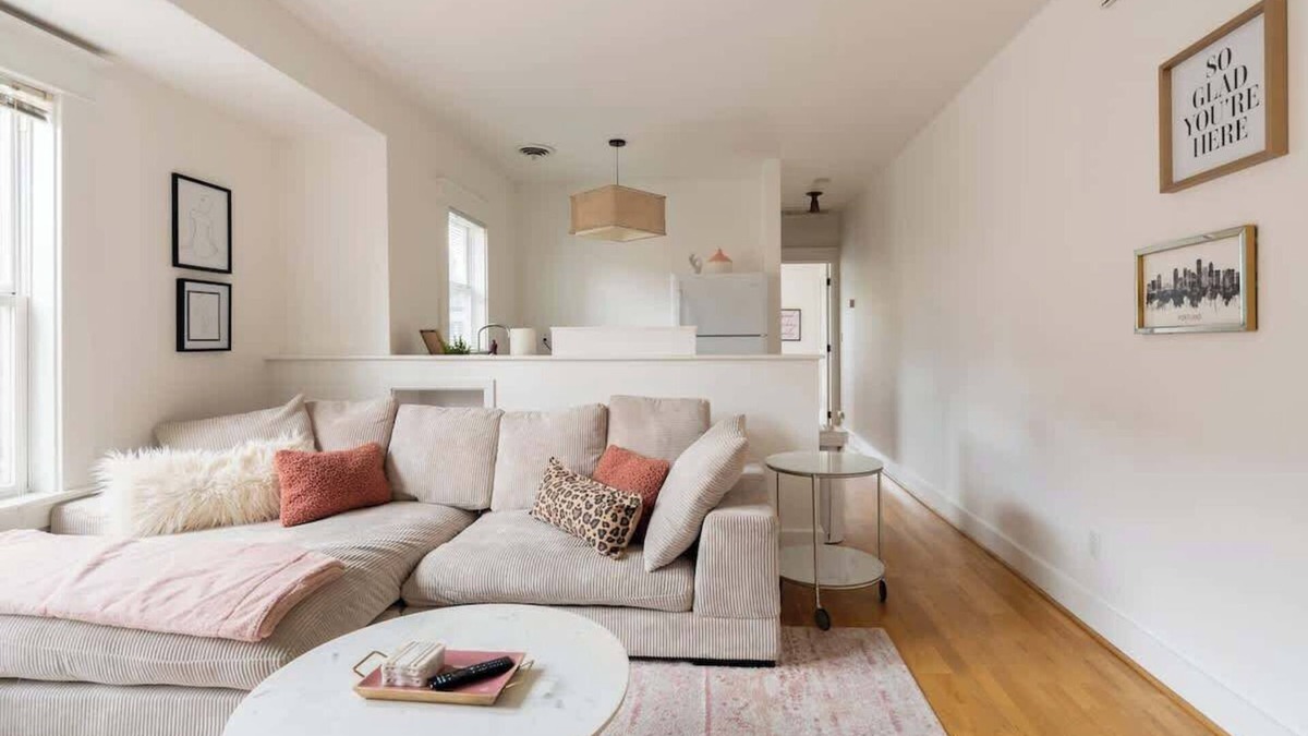 Overlook Apartment | The Bohemian Spirit - Live Music, Eateries, Bars