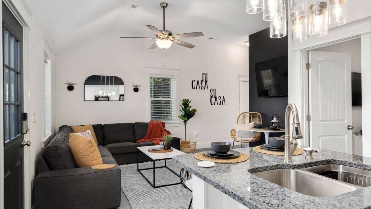 Colington Apartment | The BoHo Bungalow - Updated Space Close To Beach!