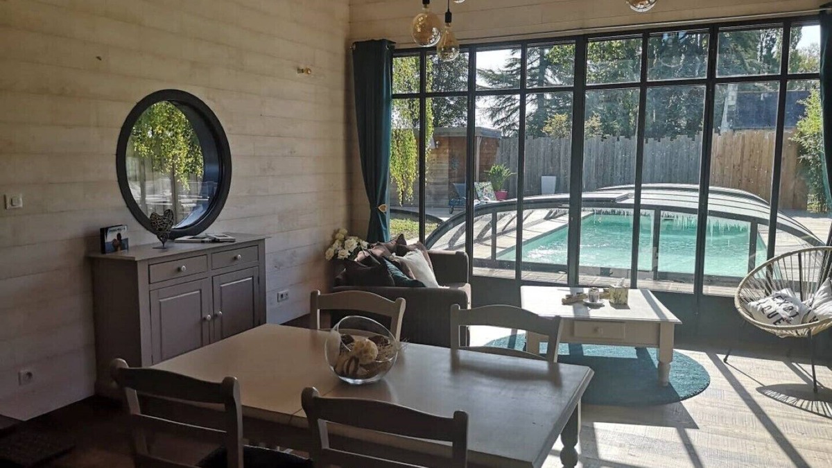 Le Thoureil Villa | The Bois des Roses cabin