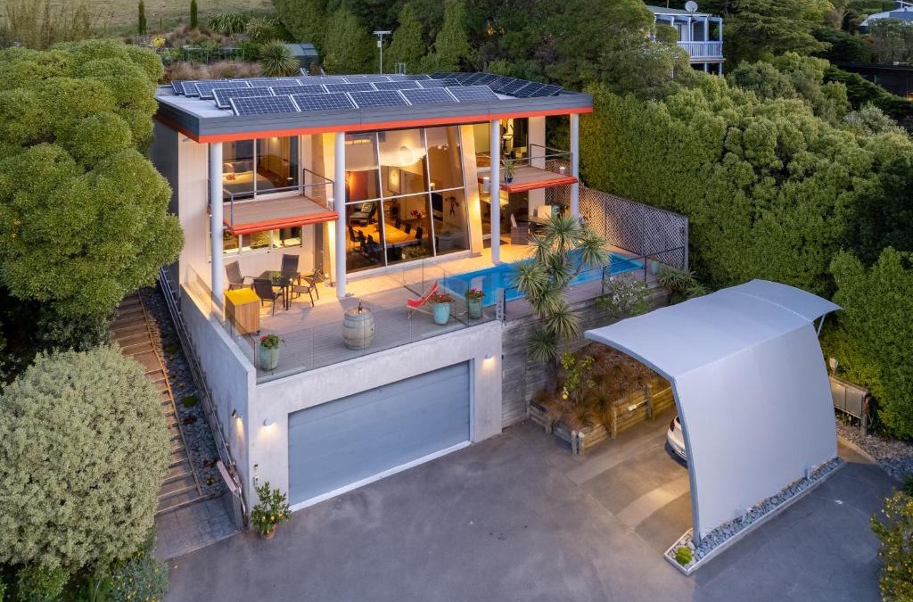 Christchurch District House | The Bolthole - Charteris Bay Holiday Home