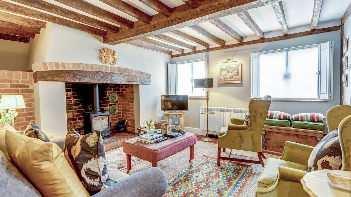 Nuneham Courtenay Cottage | The Bolthole | Oxfordshire Holiday Let | 2 Beds & Sleeps 3