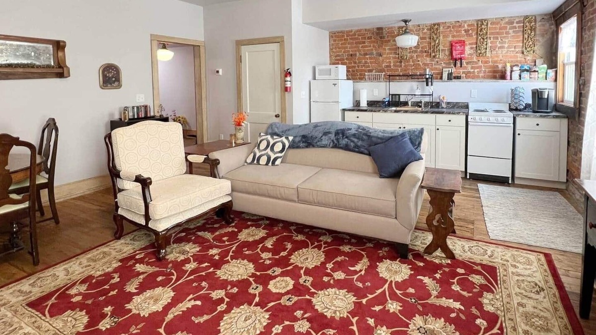 Rolla Apartment | The Bookend Loft Above Perched above historic Pine Street in downtown Rolla