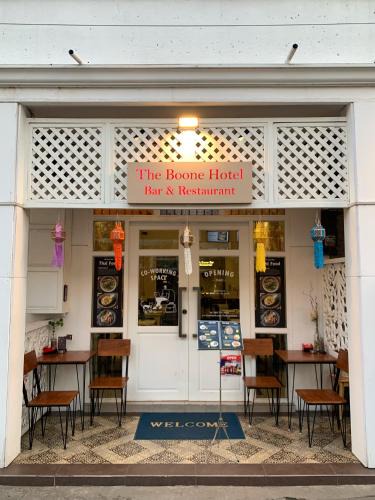 Thapae Hotel | The Boone Hotel