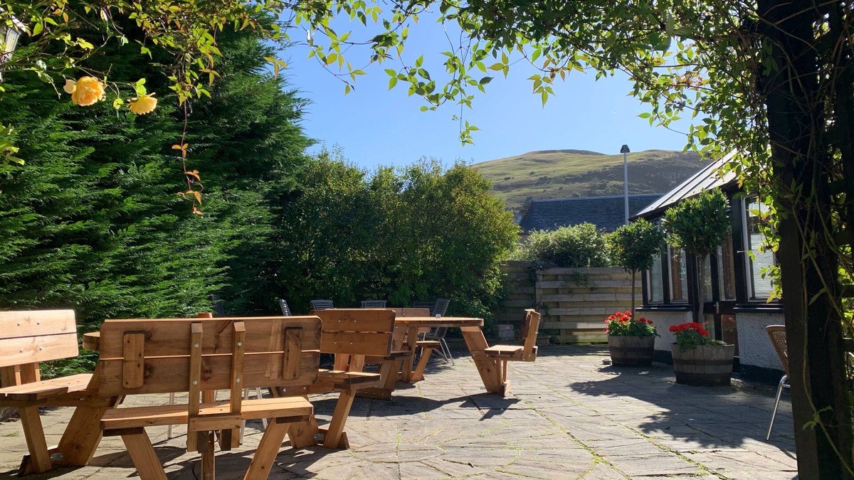 Kirk Yetholm Hotel | The Border Hotel