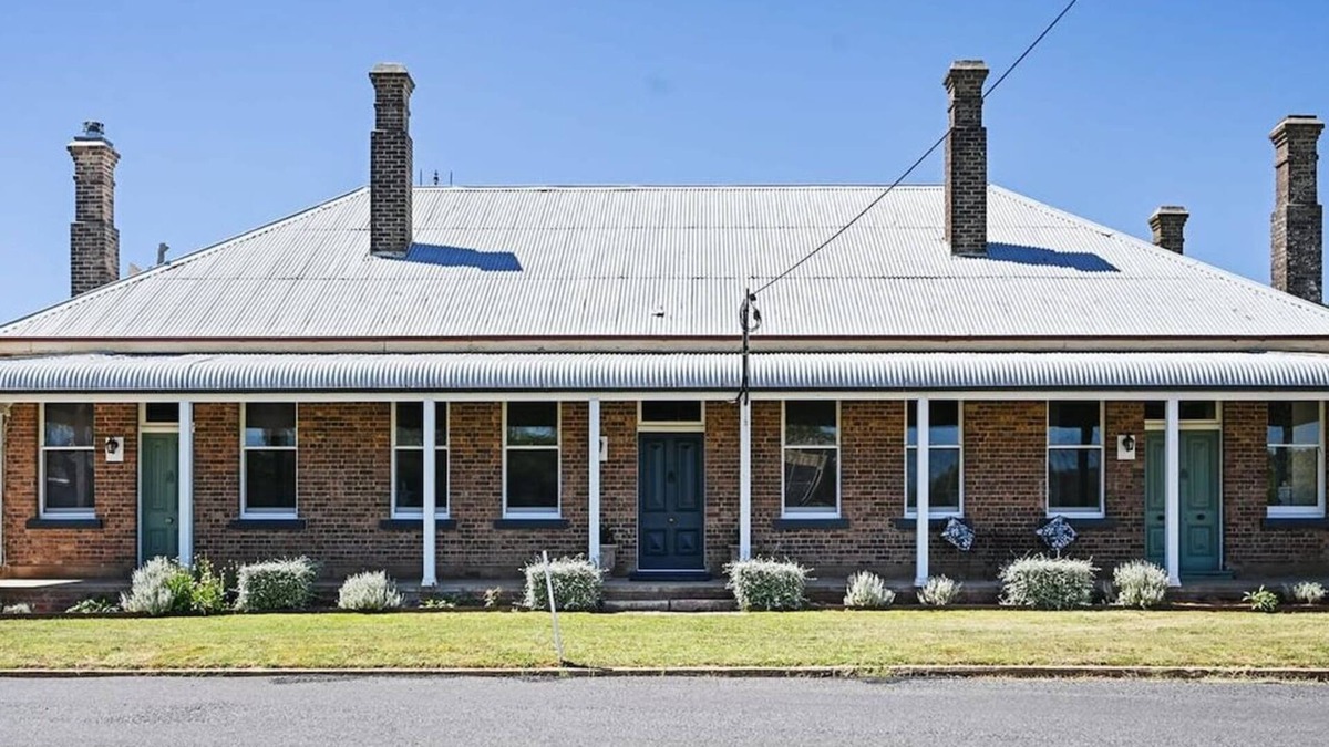 Borenore House | The Borenore Inn | Historic Charm, Entertainer