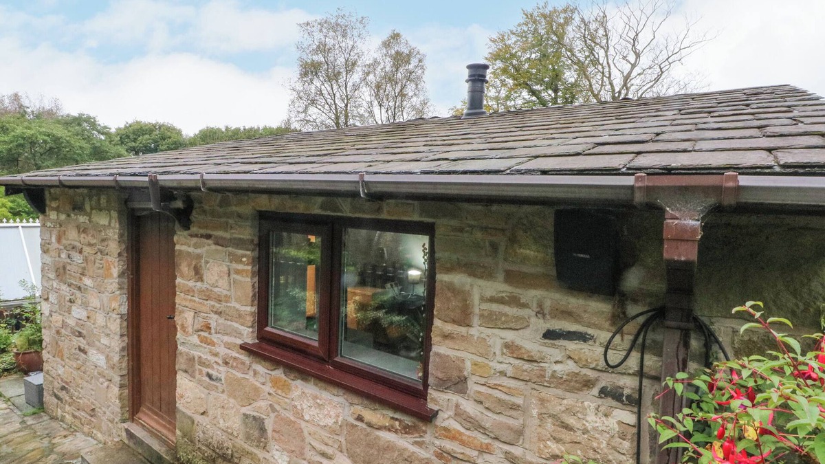 Rivington Cottage | THE BOTHY, pet friendly, with open fire in Horwich