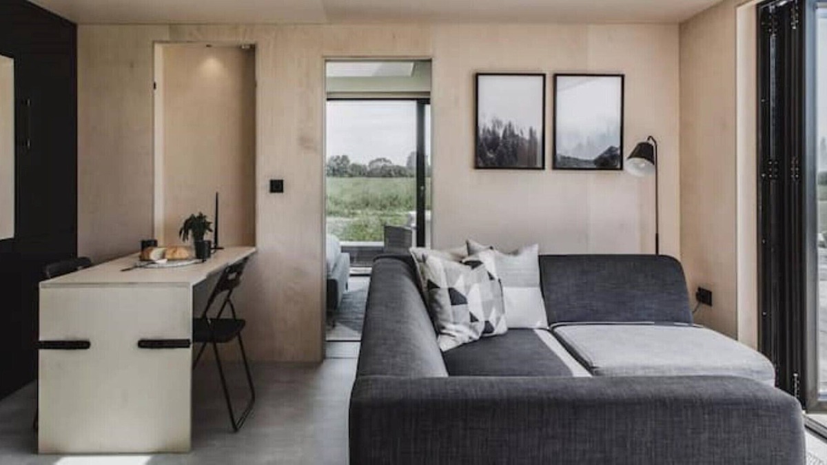 Ickford Cabin | The Bothy - Scandi Apartment, Rural Location, 3 Bedrooms
