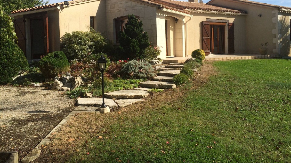 Andressac House | The Boulbènes Guest house - 6 pers. pool and garden.