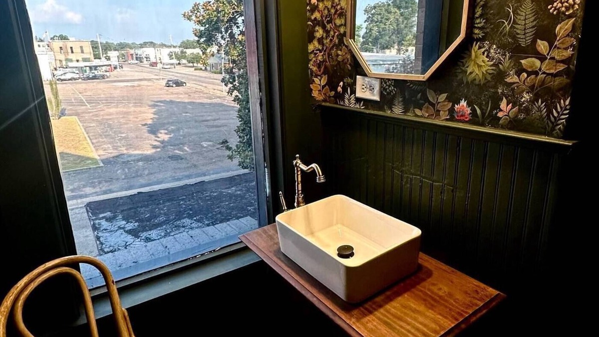 Mount Pleasant House | The Bouquet Suite w/Private Full Bath