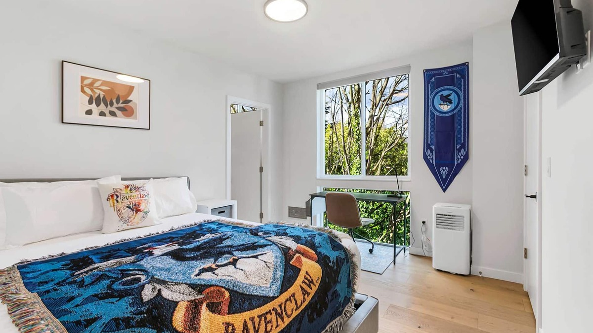 East Queen Anne Apartment | The Boy Who Lived, Harry Potter's Sweet Suite