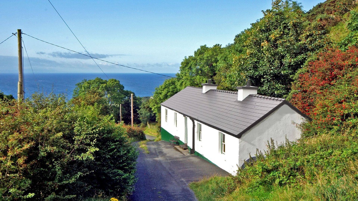 Killybegs House | The Braes - One Bedroom House, Sleeps 2