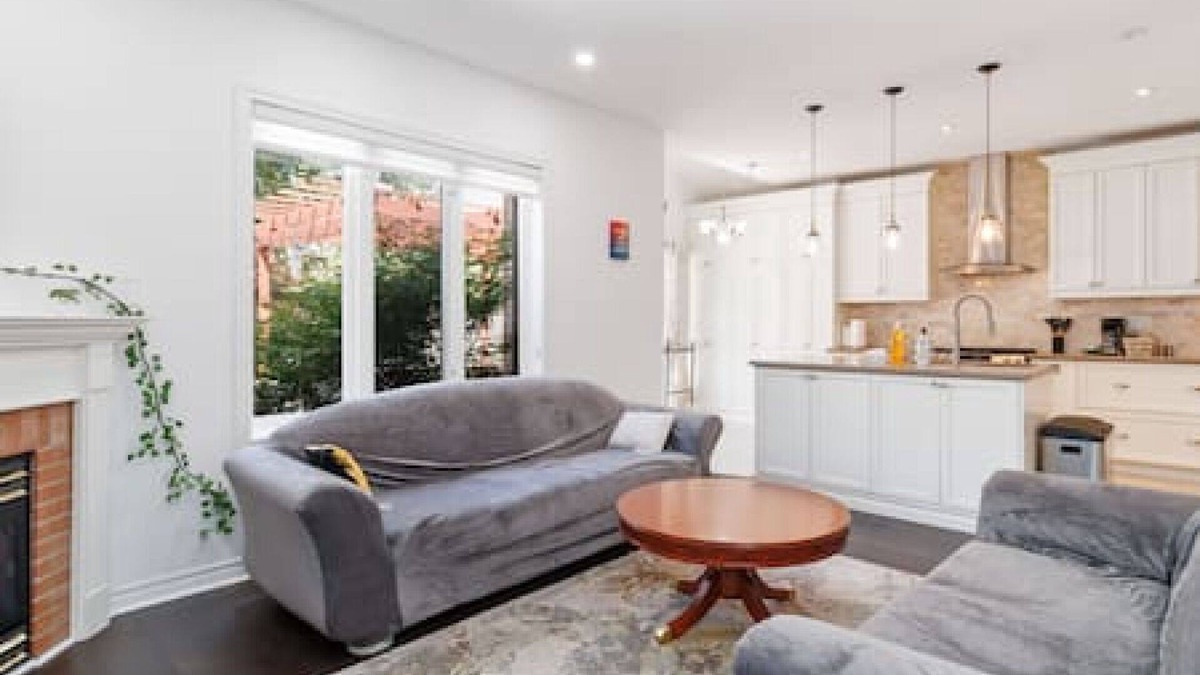 Brampton House | The Brampton Hideaway with Patio