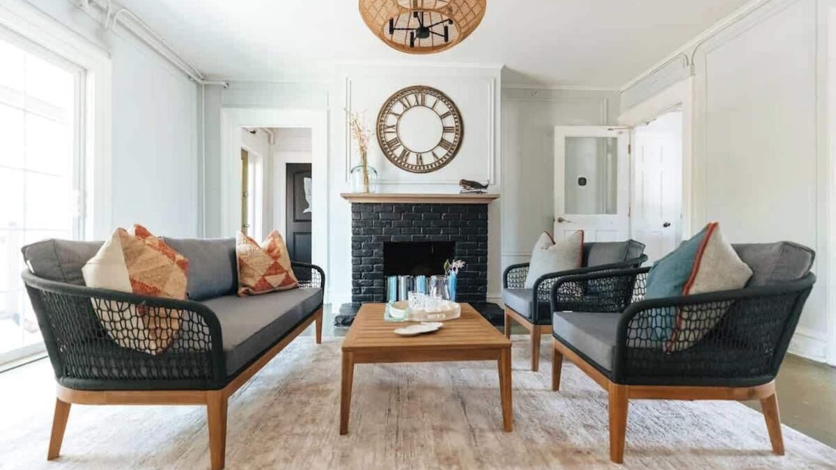 Bellevue Avenue Historic District House | The Breakhouse Newport | Brand New 6BR/8BA Home