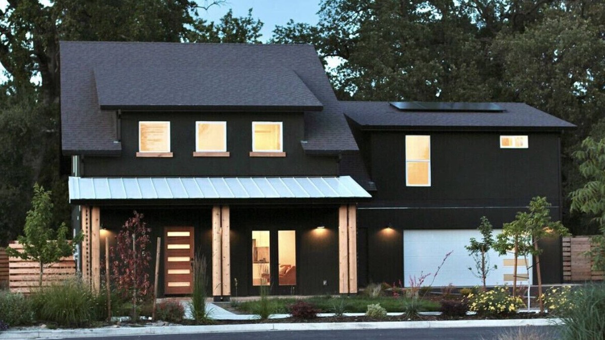 Girvan Apartment | The “Breakthrough House”- The place you come for a breakthrough!