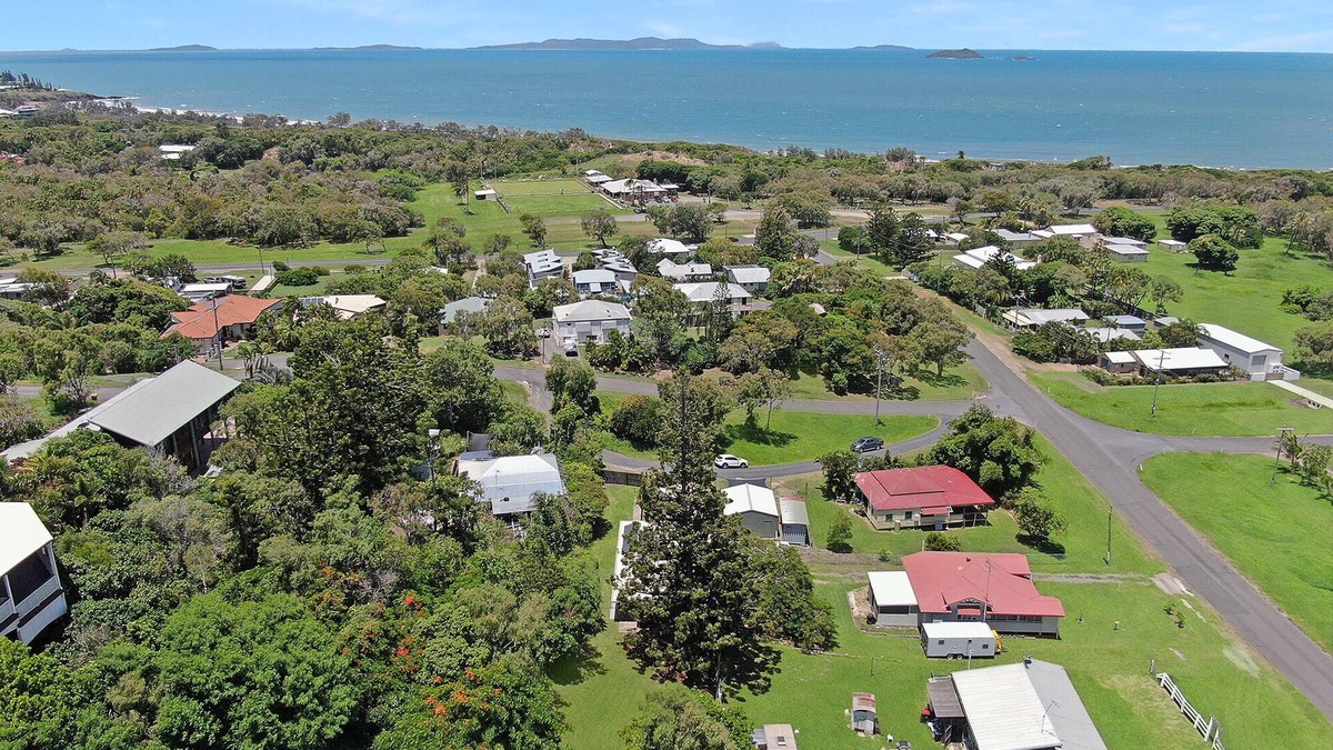 Emu Park House | The Breezy Emu - Pet Friendly