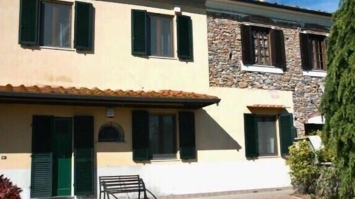 San Giuliano Terme House | THE BREKKAFEST CIR IT050031C2B9FXNLSH CIN 050031LTN0014