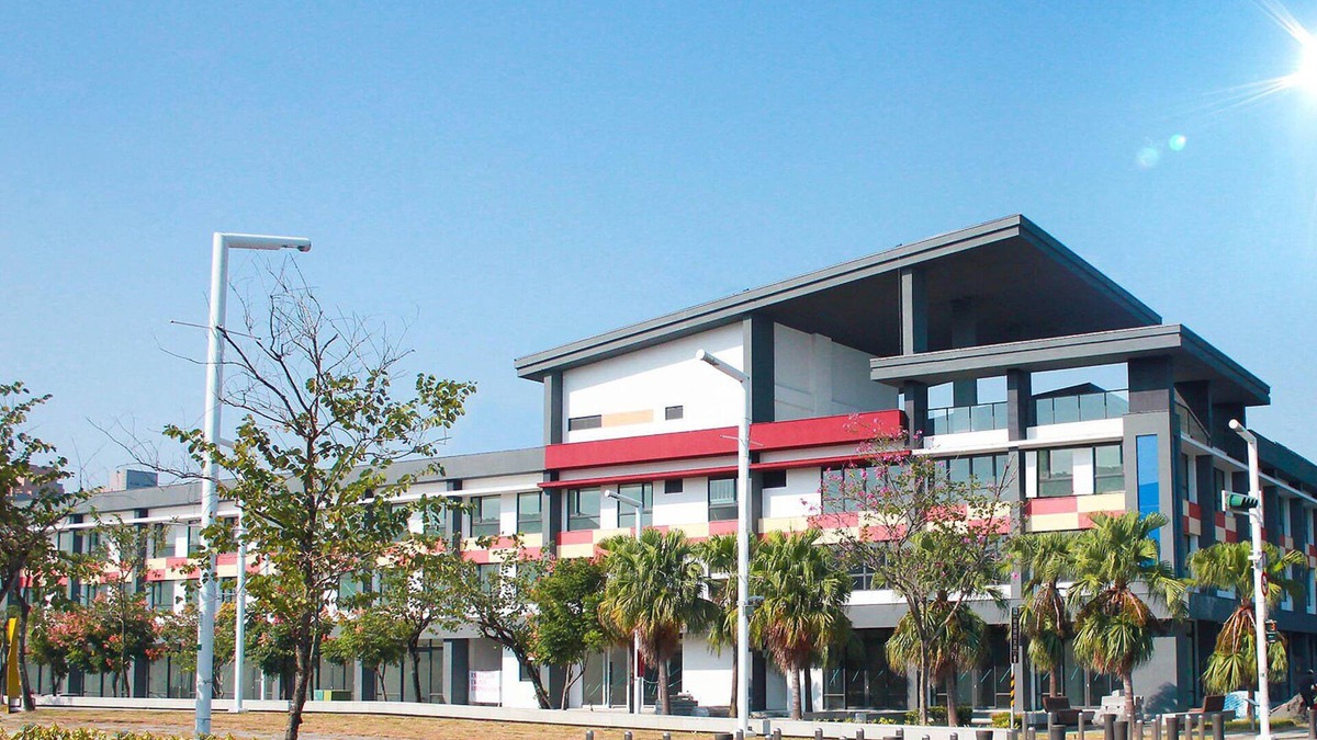 Puzi Hotel | The Brick Hotel