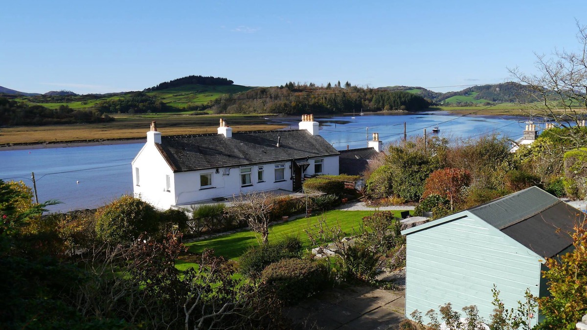 Kippford Cottage | The Bridge - sleeps 6 guests in 3 bedrooms