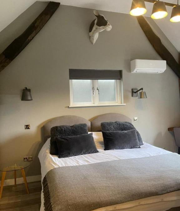 Meldreth Bed & Breakfast | The British Queen, Meldreth
