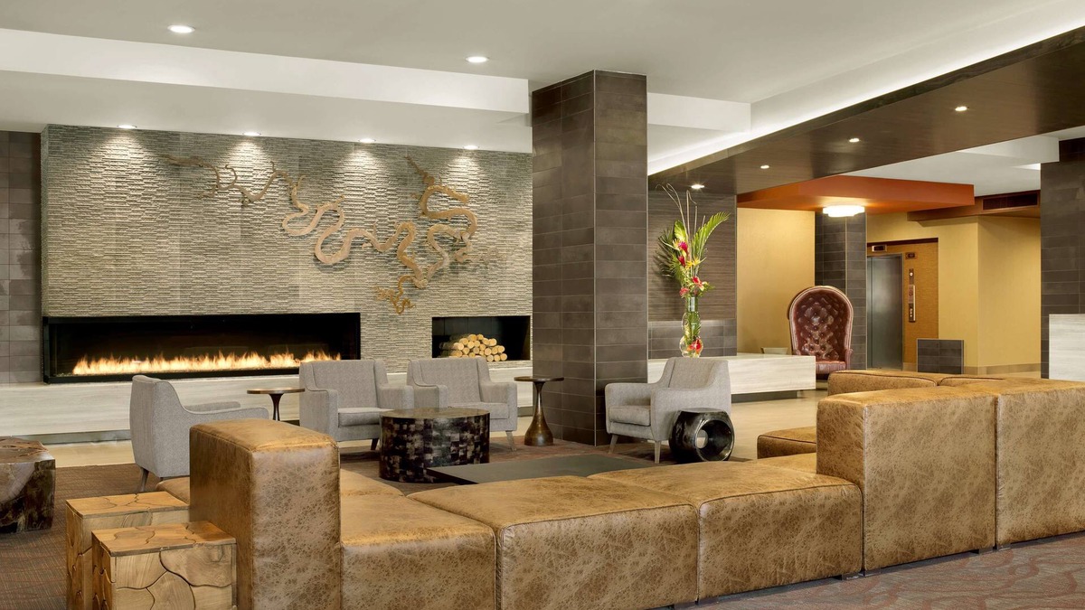 Columbia Hotel | The Broadway Columbia - a DoubleTree by Hilton