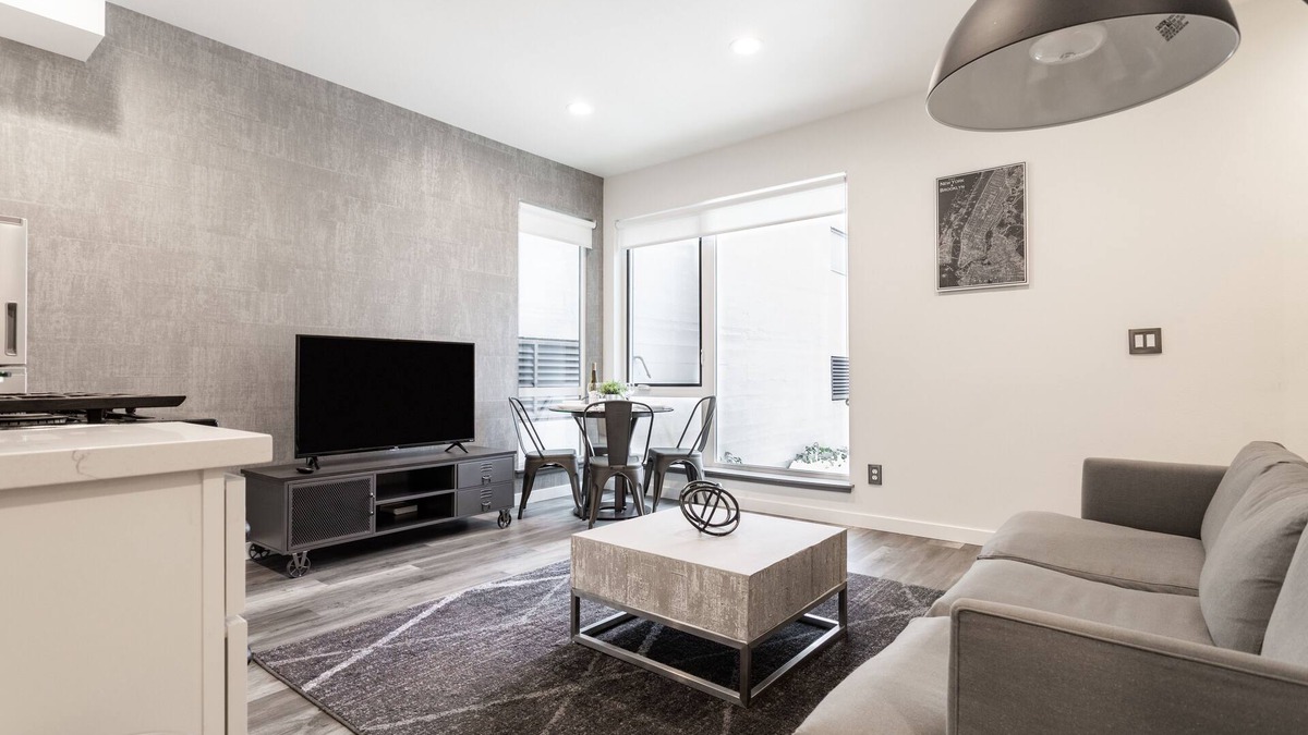 Broadway House | ⚡️The Brooklyn⚡️CENTRAL Capital Hill with Perfect Walking score🚶🏻♂️with Rooftop views