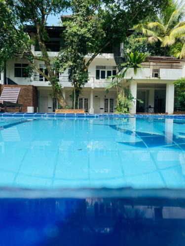 Andiambalama House | The Brothers