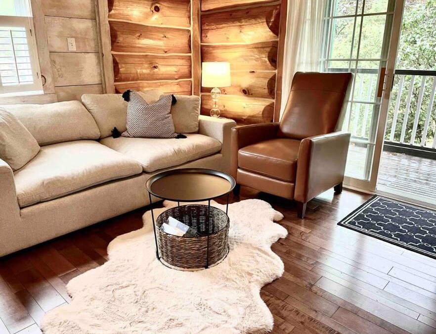 Malahide Ski Chalet | The Bruce Beach House - Cozy cottage by the lake!